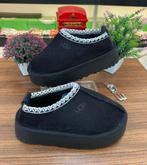 Ugg Pantoffels - Comfortabel & Stijlvol, Ophalen of Verzenden, Zo goed als nieuw, Zwart, Pantoffels of Sloffen