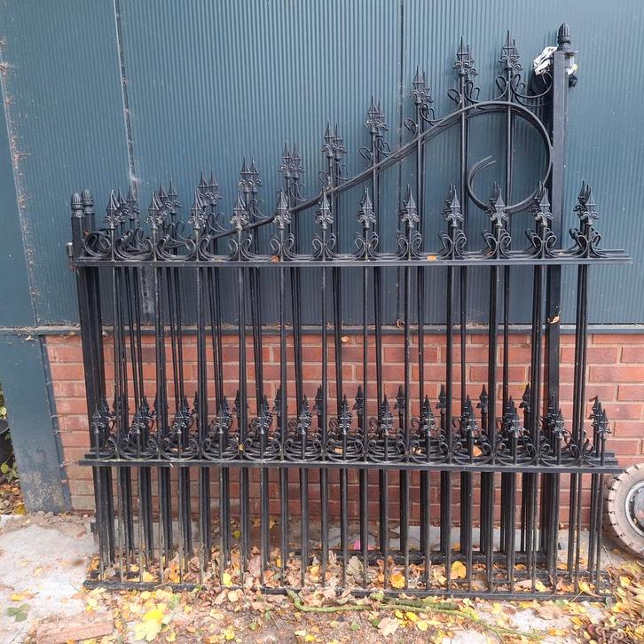Gebruikt sierhekwerk met poort - Hekwereld, Tuin en Terras, Tuinhekken en Hekwerk, Gebruikt, Sierhekwerk, IJzer, Met poort, Ophalen