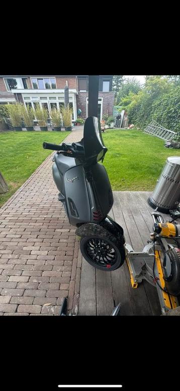 Vespa sprint beschikbaar voor biedingen