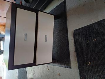 Nachtkastje  beschikbaar voor biedingen