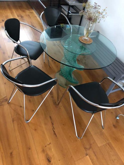 ❣️EETTAFEL VAN GLAS! ELEGANT! MET 4 EETTAFELSTOELEN ZWART❣️, Huis en Inrichting, Tafels | Eettafels, Zo goed als nieuw, 100 tot 150 cm