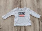 Mooie witte longsleeve Super Hugs, maat 56. Shirtje wit., Kinderen en Baby's, Babykleding | Maat 56, Shirtje of Longsleeve, Ophalen of Verzenden