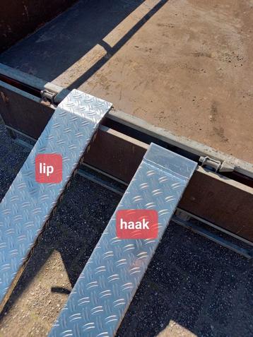 Oprijplaat met haak of lip  beschikbaar voor biedingen
