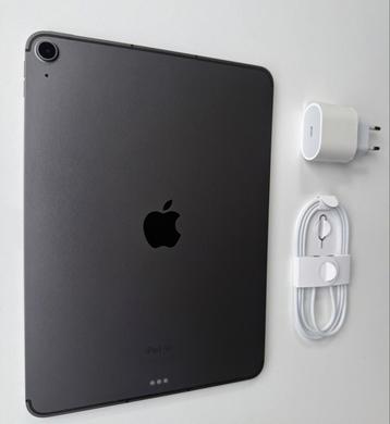 iPad Air 5e gen M1 Chip| WIFI + 5G | Nette staat | Accu 100% beschikbaar voor biedingen