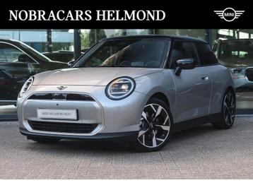 MINI Hatchback Cooper E / Favoured / Pakket L / 18" Slide Sp beschikbaar voor biedingen