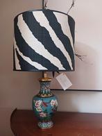 Unieke cloisonné lamp met handgemaakte lampenkap, Ophalen of Verzenden, Zo goed als nieuw, Minder dan 50 cm