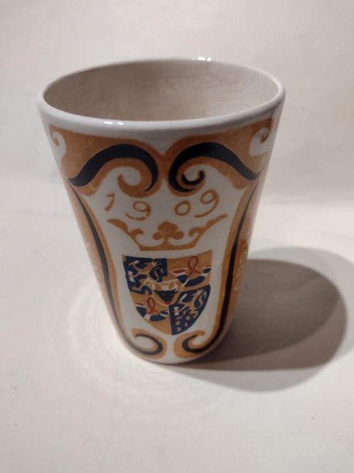antieke geboortebeker Juliana 1909 / plateel / Sphinx, Antiek en Kunst, Antiek | Keramiek en Aardewerk, Ophalen