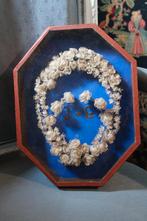 Antieke franse vitrine bruidsvitrine boeket initialen glas, Ophalen