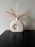 Donut vaas beige ivory, Huis en Inrichting, Woonaccessoires | Vazen, Ophalen of Verzenden, Overige kleuren, Aardewerk of Porselein