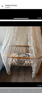 Vintage baby wieg met hemel, Kinderen en Baby's, Babywiegjes en Ledikanten, Ophalen of Verzenden, Zo goed als nieuw, Wieg