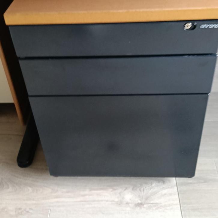 Ahrend ladeblok rolbaar, Huis en Inrichting, Bureaus, Zo goed als nieuw, Bureau, Met wielen, Ophalen