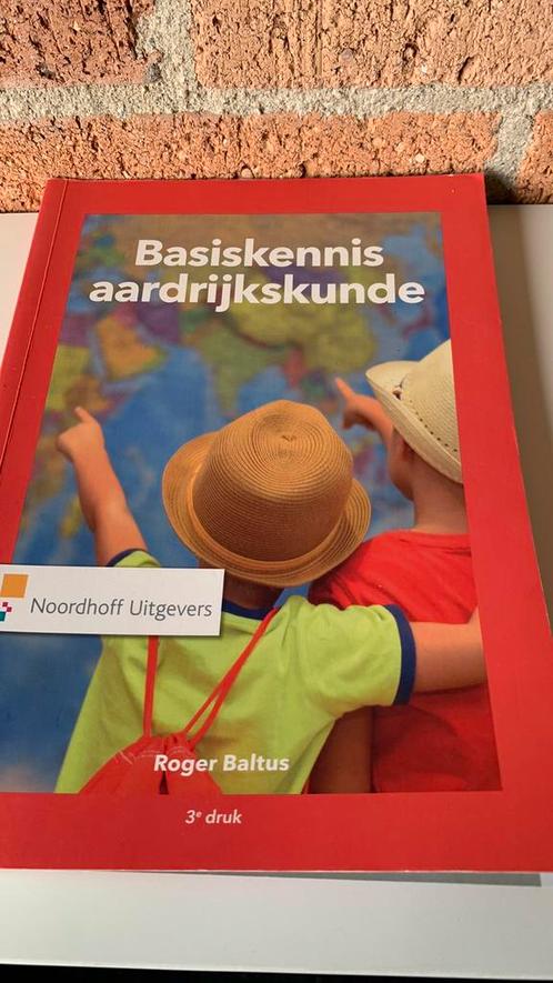 Roger Baltus - Basiskennis Aardrijkskunde, Boeken, Schoolboeken, Zo goed als nieuw, Aardrijkskunde, Overige niveaus, Ophalen of Verzenden
