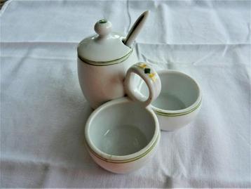 heel oud peper en zout stelletje beschikbaar voor biedingen