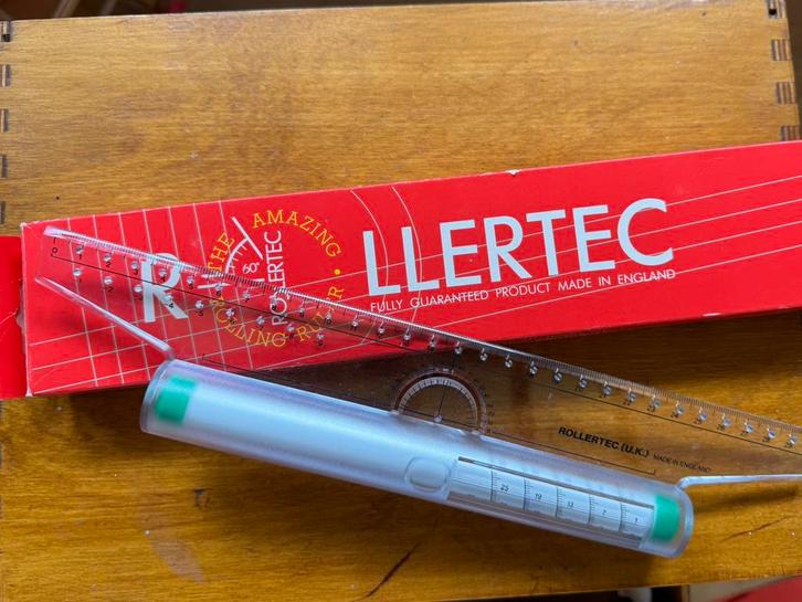 Te koop: Rollertec ruler / lineaal 30cm, Hobby en Vrije tijd, Knutselen, Nieuw, Gereedschap of Toebehoren, Ophalen of Verzenden