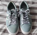 Leuke mintgroene gympen, nagenoeg nieuw. Maat 39, Guess, Ophalen of Verzenden, Groen, Sneakers of Gympen