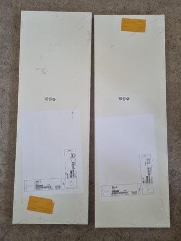 Twee IKEA Billy planken beschikbaar voor biedingen