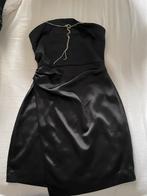Elegante zwarte jurk voor een slanke dame, Zwart, Cocktailjurk, Ophalen of Verzenden, Zo goed als nieuw