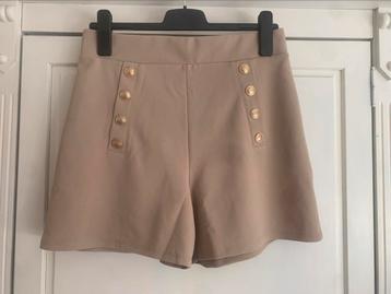 Klassieke short beschikbaar voor biedingen