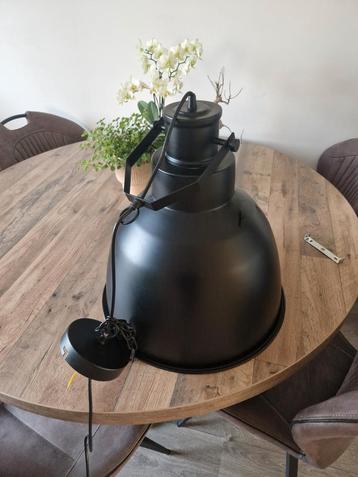 Zwarte hanglamp karwei beschikbaar voor biedingen