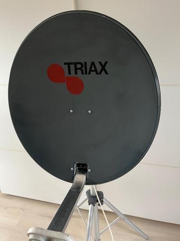 Triax 64 cm, met statief  beschikbaar voor biedingen