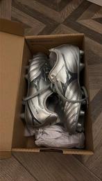 Mizuno Zilver voetbalschoenen 36.5, Sport en Fitness, Voetbal, Maat XS of kleiner, Schoenen, Ophalen of Verzenden, Zo goed als nieuw