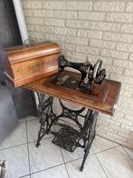 Antieke naaitafel met naaimachine, Antiek en Kunst, Antiek | Naaimachines, Ophalen