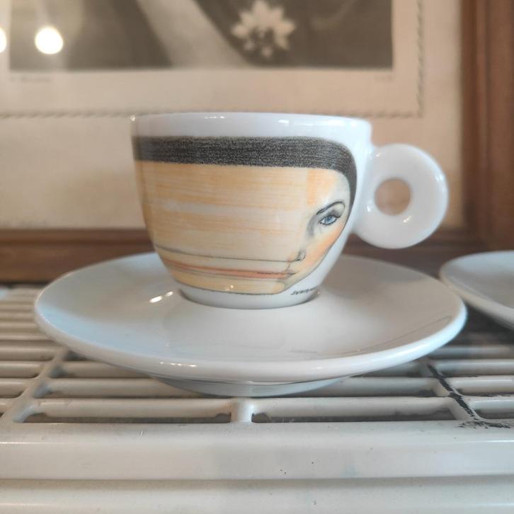 Illy espresso kopjes, Huis en Inrichting, Keuken | Servies, Nieuw, Kop(pen) en/of Schotel(s), Overige stijlen, Porselein, Ophalen of Verzenden