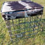 Robuuste Poef kruk voetenbank dierenhuid koeienhuid, Ophalen, Minder dan 50 cm, Zo goed als nieuw, Vierkant