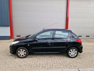 Peugeot 206 + 1.1 XR airco nwe apk en koppeling beschikbaar voor biedingen