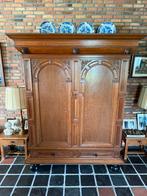 Antieke Toogkast met Prachtige Details, Ophalen