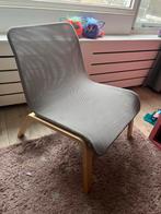 Grijze stoel met houten frame /  IKEA Nolmyra fauteuil, Huis en Inrichting, Stoelen, Ophalen, Zo goed als nieuw, Hout, Eén