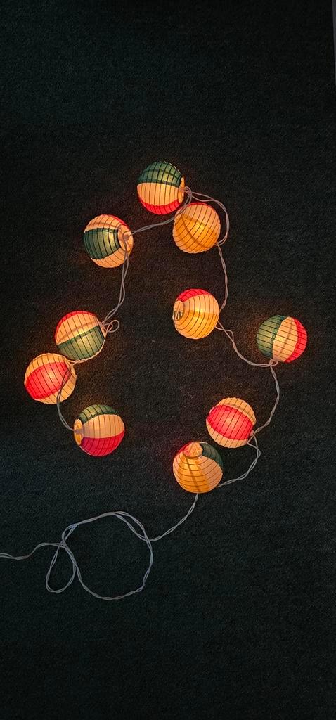 Feestelijke Slinger met 10 Lampjes Gestreept en Gekleurd, Huis en Inrichting, Lampen | Overige, Nieuw, Ophalen of Verzenden