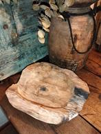 Brocante houten degelijke schaal (1)