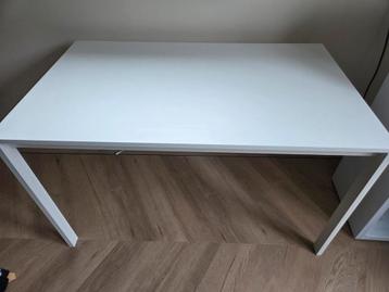 Gratis Tafel - Afmetingen 125x75x74 cm beschikbaar voor biedingen
