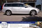 Volvo V70 2.5T 200 pk Aut. Momentum, Leer (bj 2007), Parkeersensor, Met garantie (alle), 2521 cc, 92 €/maand