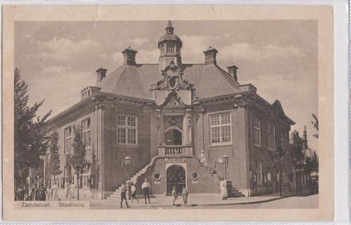 zandvoort  stadhuis  1920  volk enz, Verzamelen, Ansichtkaarten | Nederland, Noord-Holland, 1960 tot 1980, Ophalen of Verzenden