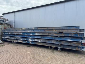 Balkstaal IPE 220 - stalen balken - spanten 9,4 meter  beschikbaar voor biedingen