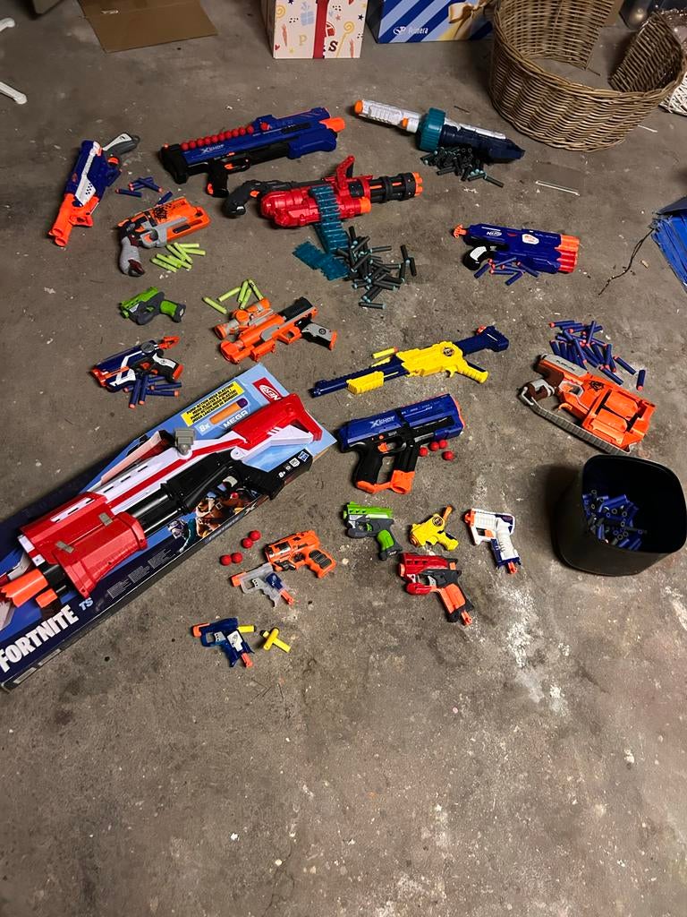 Nerf Pistolen Verzameling met Pijltjes en Balletjes, Ophalen of Verzenden, Gebruikt, Jongen of Meisje