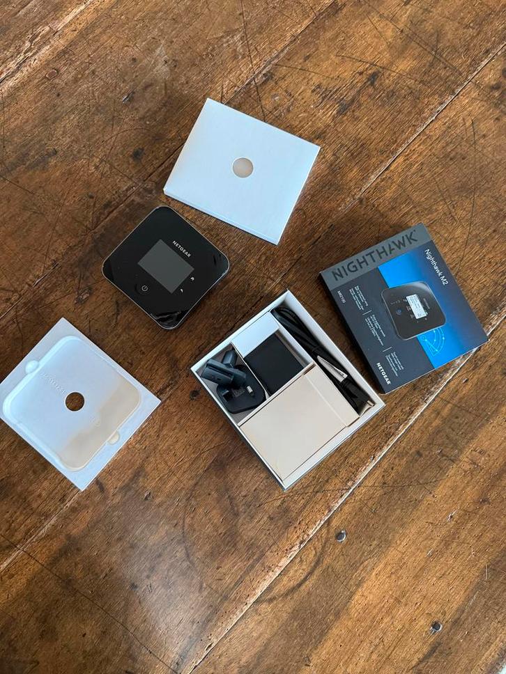 Netgear Nighthawk M2 - Mobiele Router, Computers en Software, Routers en Modems, Zo goed als nieuw, Router met modem, Ophalen of Verzenden