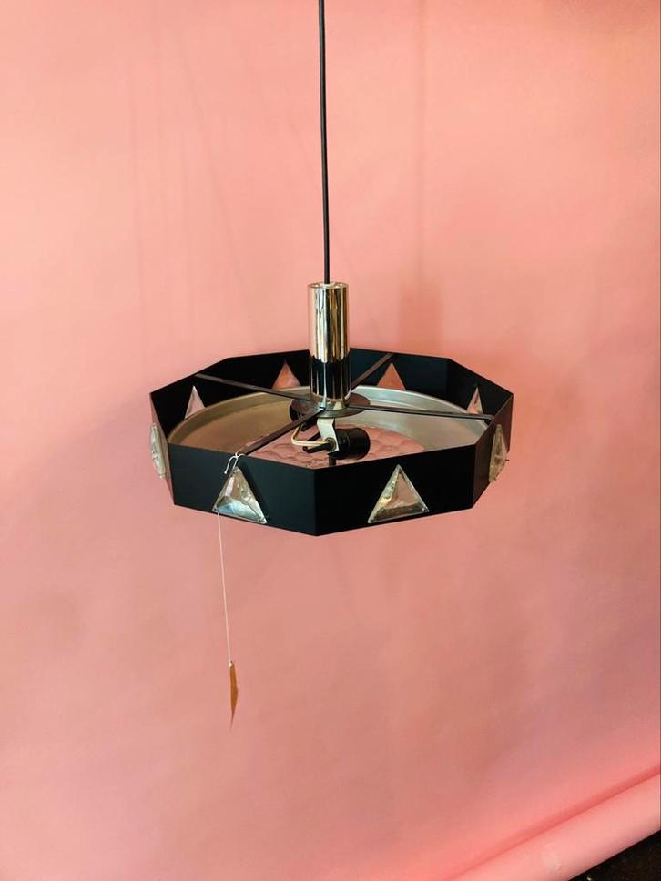 Zweedse Hanglamp uit 1970 zwart metaal en kristal, Huis en Inrichting, Lampen | Hanglampen, Zo goed als nieuw, Minder dan 50 cm