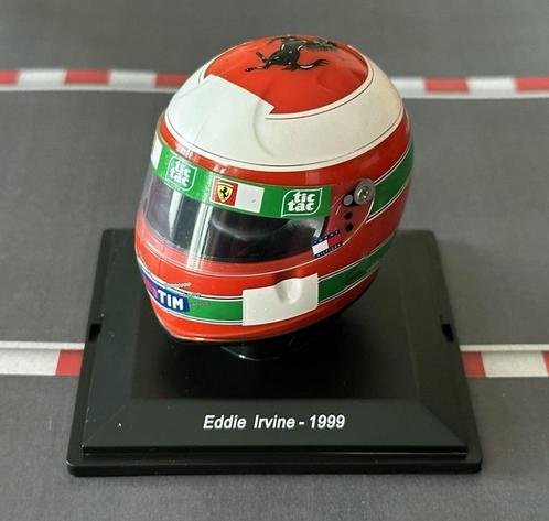 69899: Helm - F1 - Eddie Irvine - 1999 - Spark 1:5, Hobby en Vrije tijd, Modelauto's | 1:5 tot 1:12, Nieuw, Overige typen, 1:5 t/m 1:8