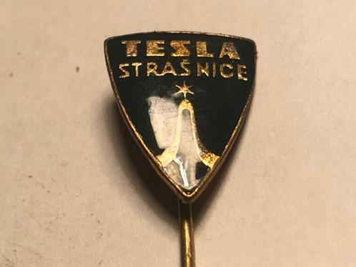 Epoxy TESLA STRASNICE Speld (Zwart/Goudkleur)., Verzamelen, Speldjes, Pins en Buttons, Zo goed als nieuw, Speldje of Pin, Merk