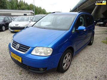 Volkswagen Touran 1.6-16V FSI Trendline. Cruise control, 7 P beschikbaar voor biedingen