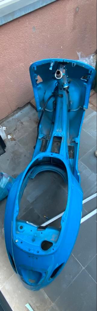 Vespa primavera frame zonder 123 (Beschrijving), Fietsen en Brommers, Brommeronderdelen | Scooters, Zo goed als nieuw, Vespa, Frame