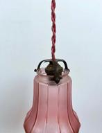 Franse antieke glazen hanglamp met roze lamp glas, Antiek en Kunst, Ophalen of Verzenden