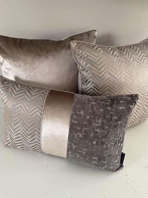 Luxe set sierkussens in taupe kleuren, Huis en Inrichting, Woonaccessoires | Kussens, Nieuw, Ophalen of Verzenden