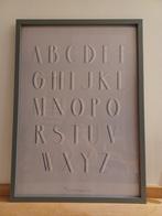 Bloomingville alfabet poster - antraciet lijst, Huis en Inrichting, Ophalen, Minder dan 50 cm, Zo goed als nieuw, Foto of Poster