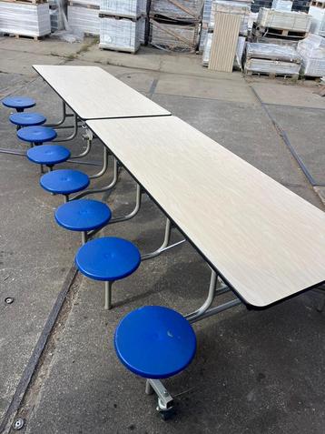 Opklapbare kantinetafel met vaste zitjes (16) op wielen! beschikbaar voor biedingen