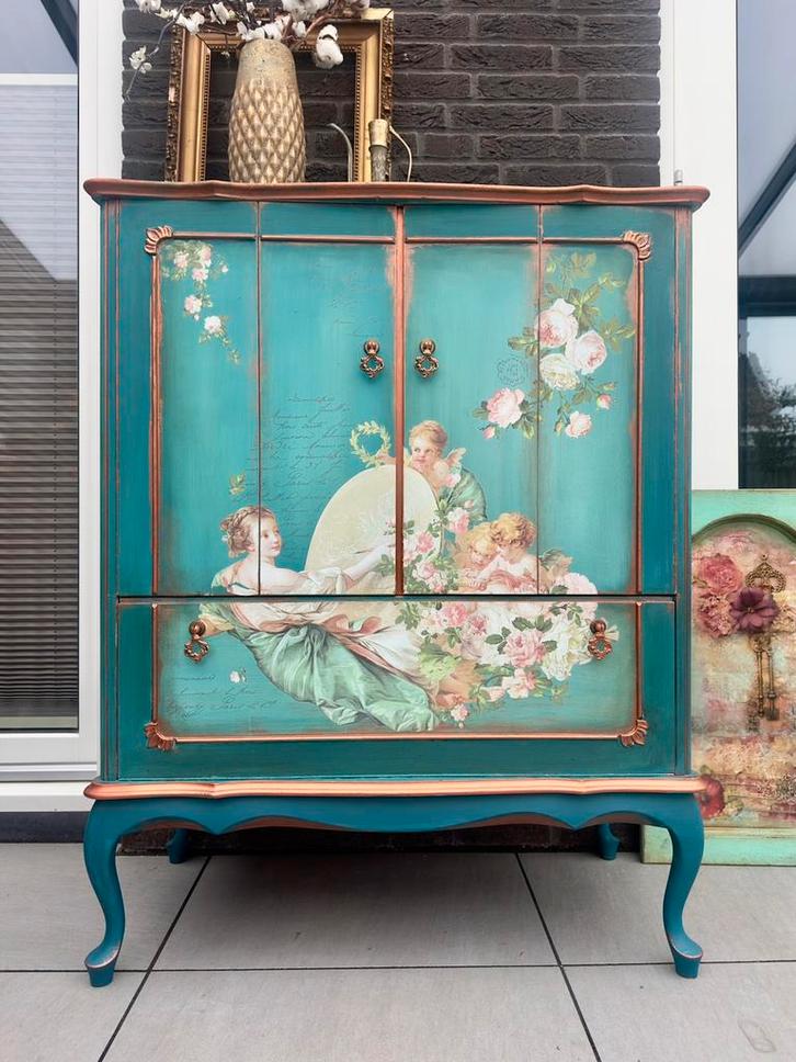 Unieke oude tv kast, Antiek en Kunst, Antiek | Meubels | Kasten, Ophalen