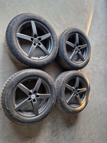 Winterbanden met spikes | 225/60/R18 beschikbaar voor biedingen